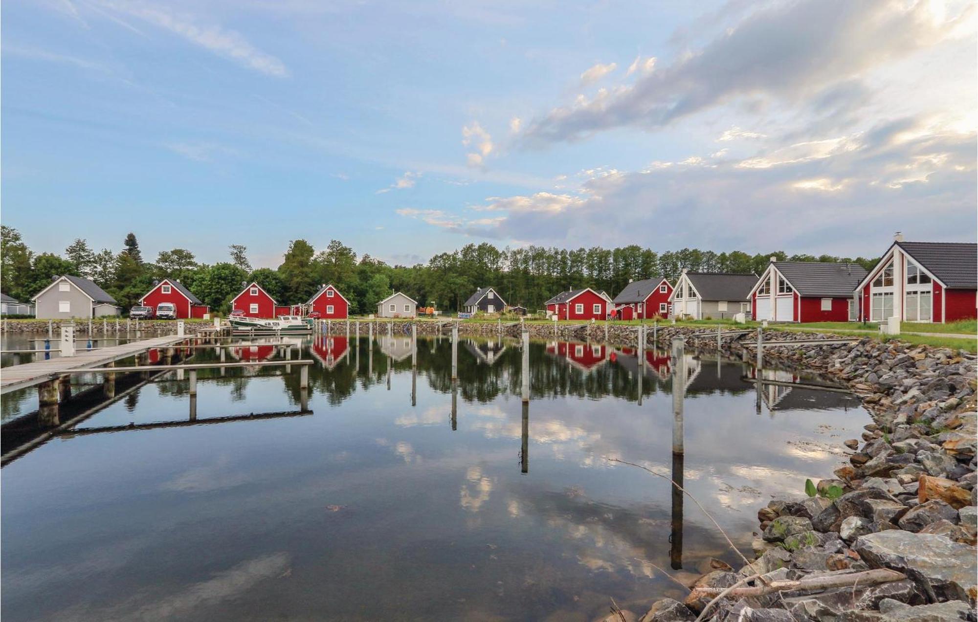 Beautiful Home In Zerpenschleuse With Wifi エクステリア 写真